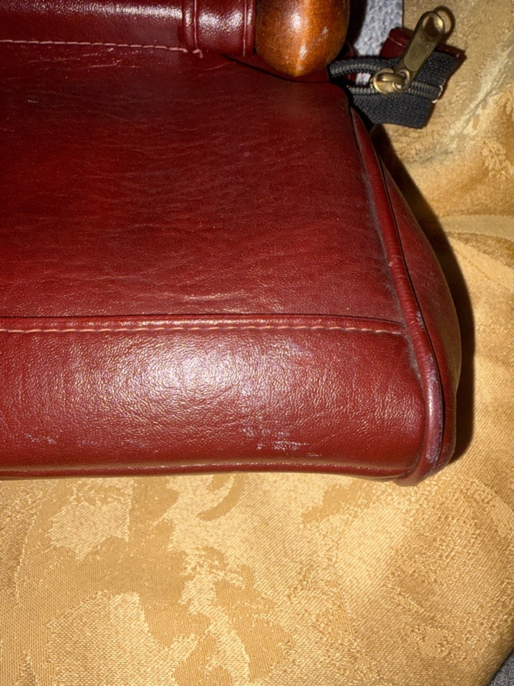 Classic Burgundy Leather Shoulder Bag - Picture 9 of 10